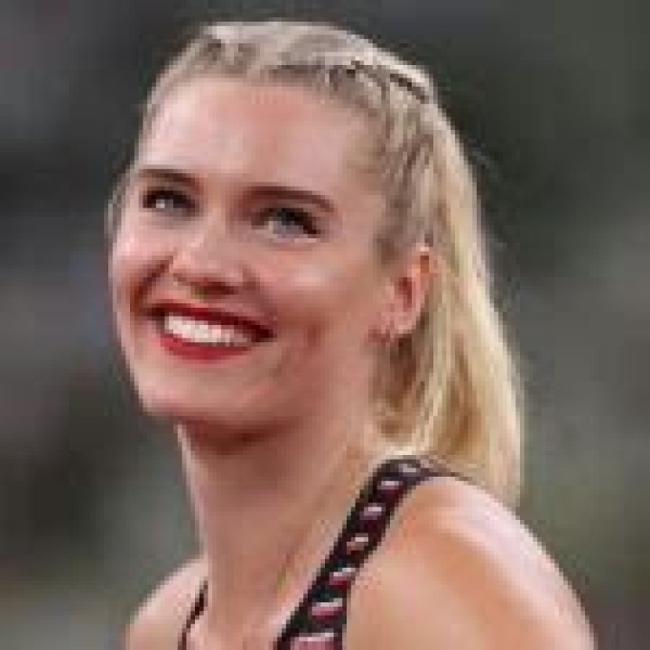 Alysha Newman Height, Weight, Age, Measurements, Net Worth, Facts