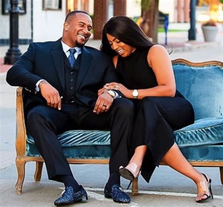 Know About Mike Daniels; Anime, Injury, Wife, Net Worth, Age, Contract